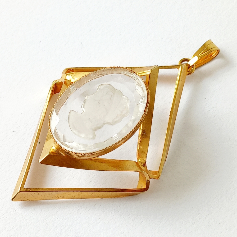 vintage + unique clear Cameo pendant ♡